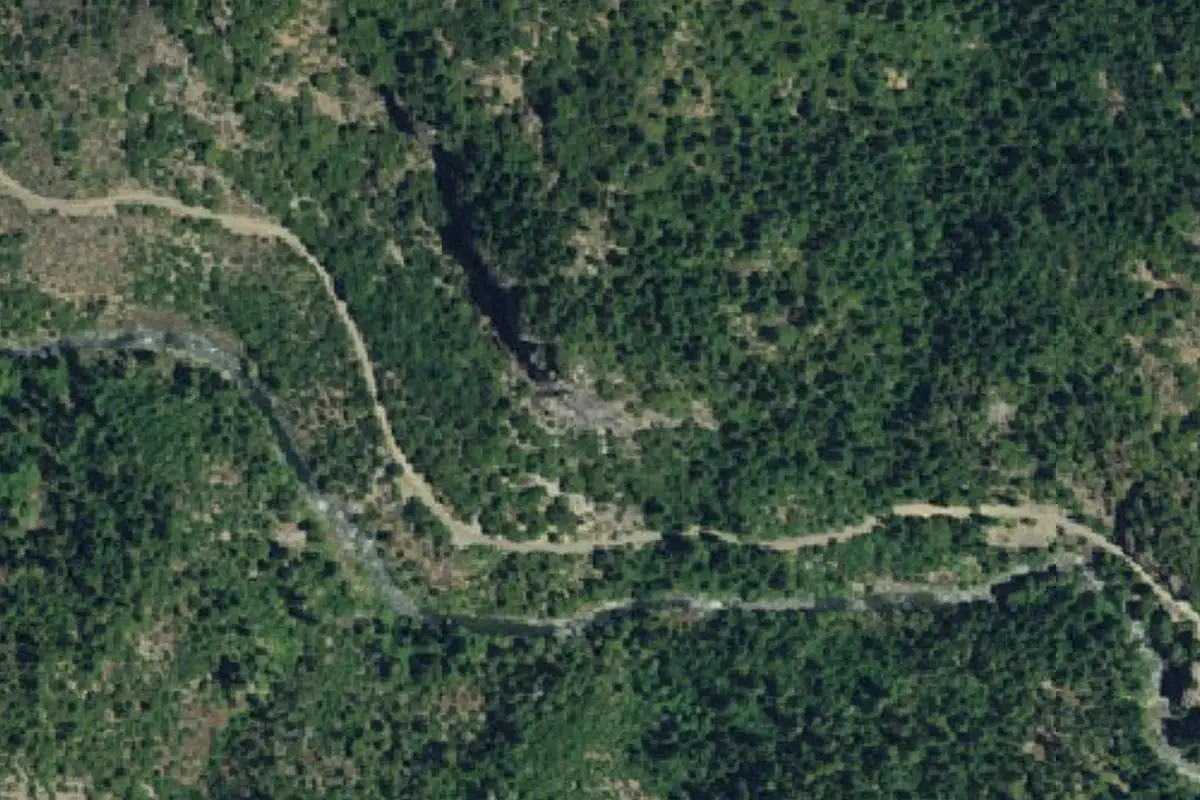 Aerial photo of the 3. Broken Buttress area
