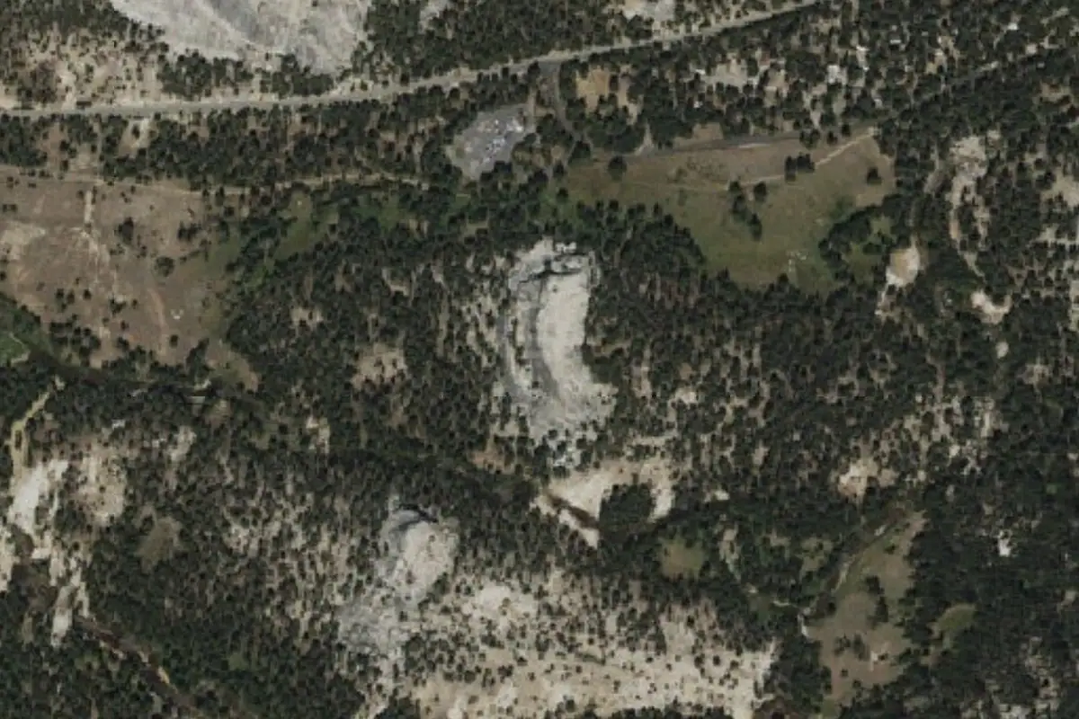 Aerial photo of the Puppy Boulders area