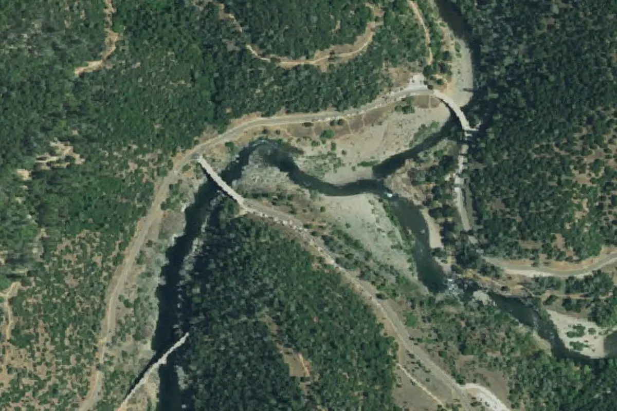 Foto aérea de la zona de Tall Green Bridge
