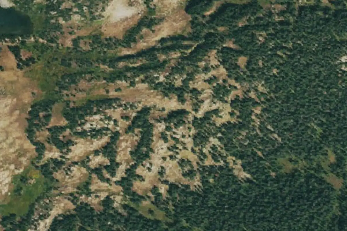 Foto aérea de la zona de Long / Multi-area Traverses
