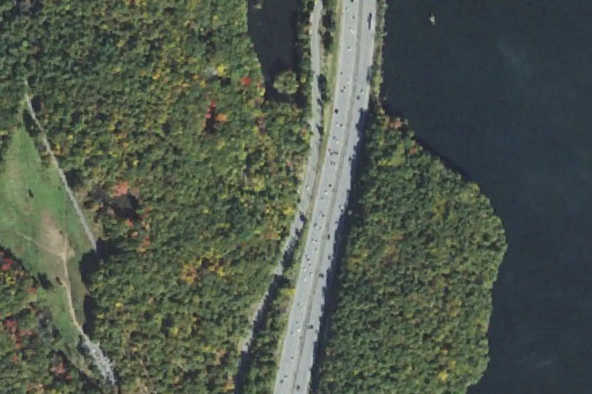 Foto aérea de la zona de Fellsway West Outcrop