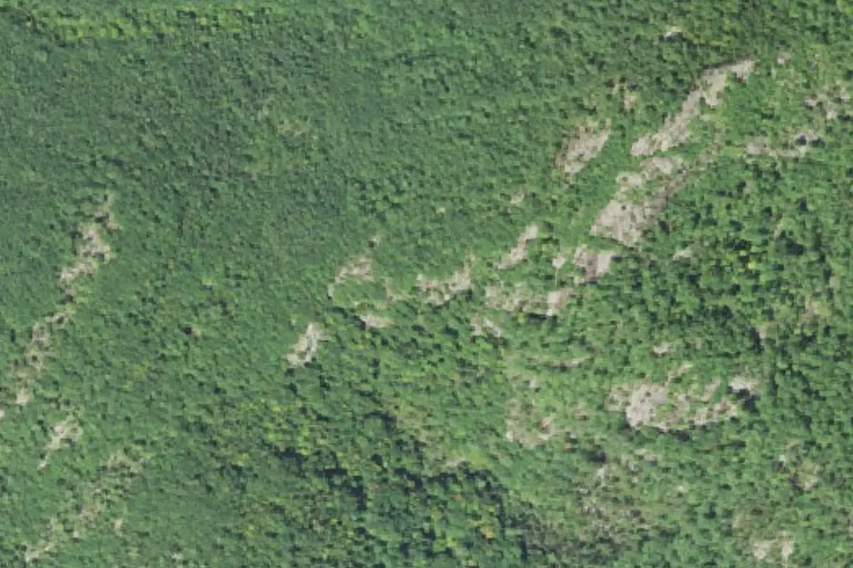 Aerial photo of the Summit Cliff (The Highlands) area