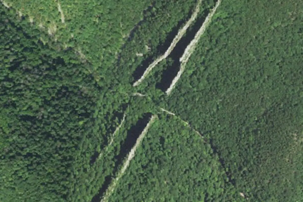 Foto aérea de la zona de West Face, West Fin